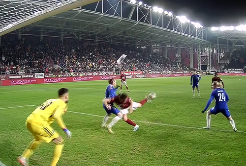 Rapid - FCU Craiova 1-2 | Paul Iacob (26 de ani, fundaș central) a reușit un gol spectaculos în minutul 87.