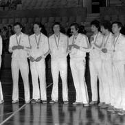 În spatele trofeului la câștigarea Cupei Campionilor Europeni în 1981, cu Dinamo, foto: Arhiva personală