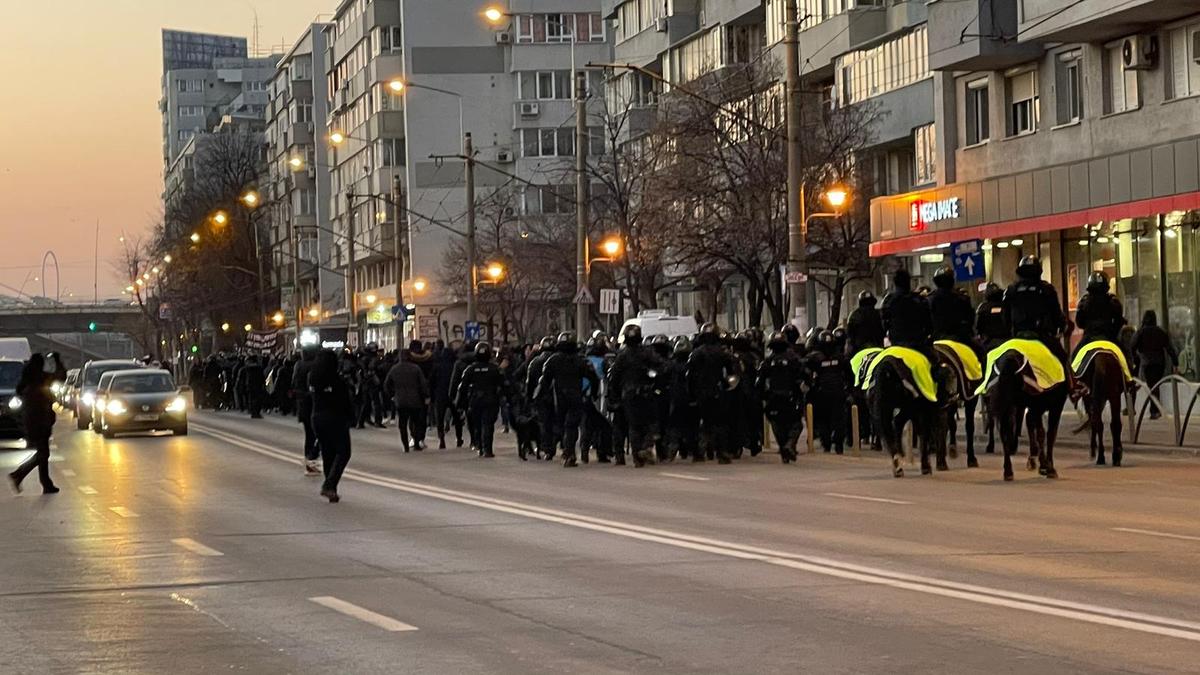 Ultrașii lui FCU Craiova au ajuns la București pentru derby-ul cu Rapid