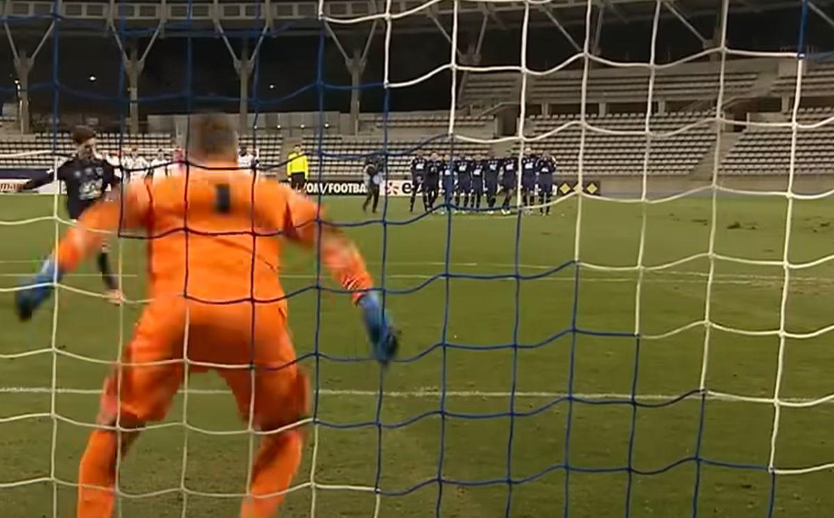 În Franța, mai rău decât în Liga 1! Meci amânat din cauza suprafaței de joc imposibile