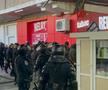 Ultrașii lui FCU Craiova au ajuns în București: scandări xenofobe în Gara de Nord! Sunt însoțiți de jandarmi în drum spre Giulești