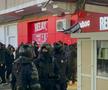Ultrașii lui FCU Craiova au ajuns în București: scandări xenofobe în Gara de Nord! Sunt însoțiți de jandarmi în drum spre Giulești