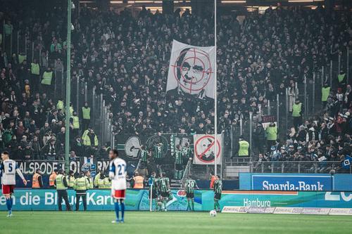 Președintele Martin Kind, inamicul public nr. 1 al ultrașilor lui Hannover 96 / Foto: Imago