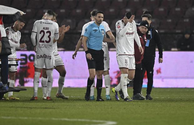 Lovitură pentru Rapid! Săpunaru, accidentat după două dueluri tăioase cu același adversar
