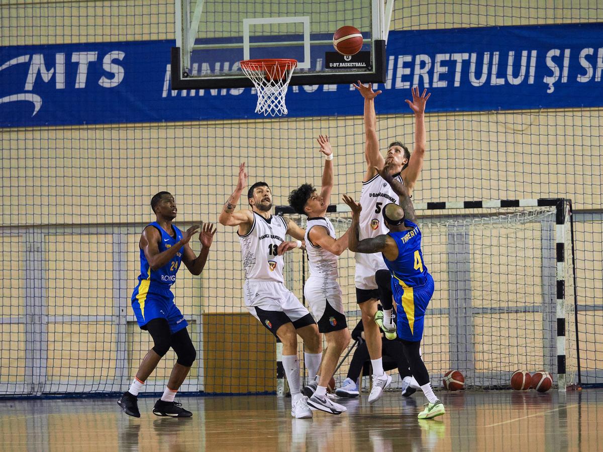FOTO U BT Cluj Napoca baschet