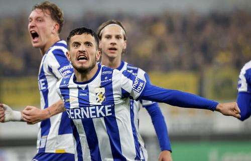 Astrit Selmani a semnat cu Dinamo // FOTO: Imago