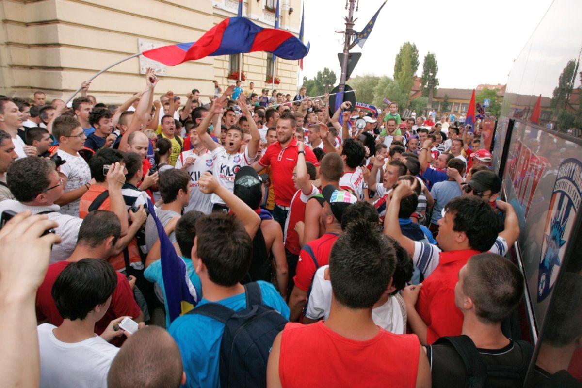 Ilie Bolojan și scenele uitate de timp descoperite în arhiva GSP: în stradă cu suporterii la promovarea-fantomă » Momentul în care a stârnit furia comunității