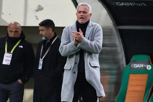 Jose Mourinho, mereu în război cu rivalii de la Galatasaray / Foto: Instagram