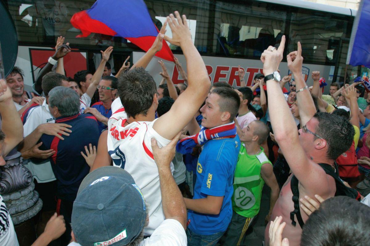Ilie Bolojan și scenele uitate de timp descoperite în arhiva GSP: în stradă cu suporterii la promovarea-fantomă » Momentul în care a stârnit furia comunității