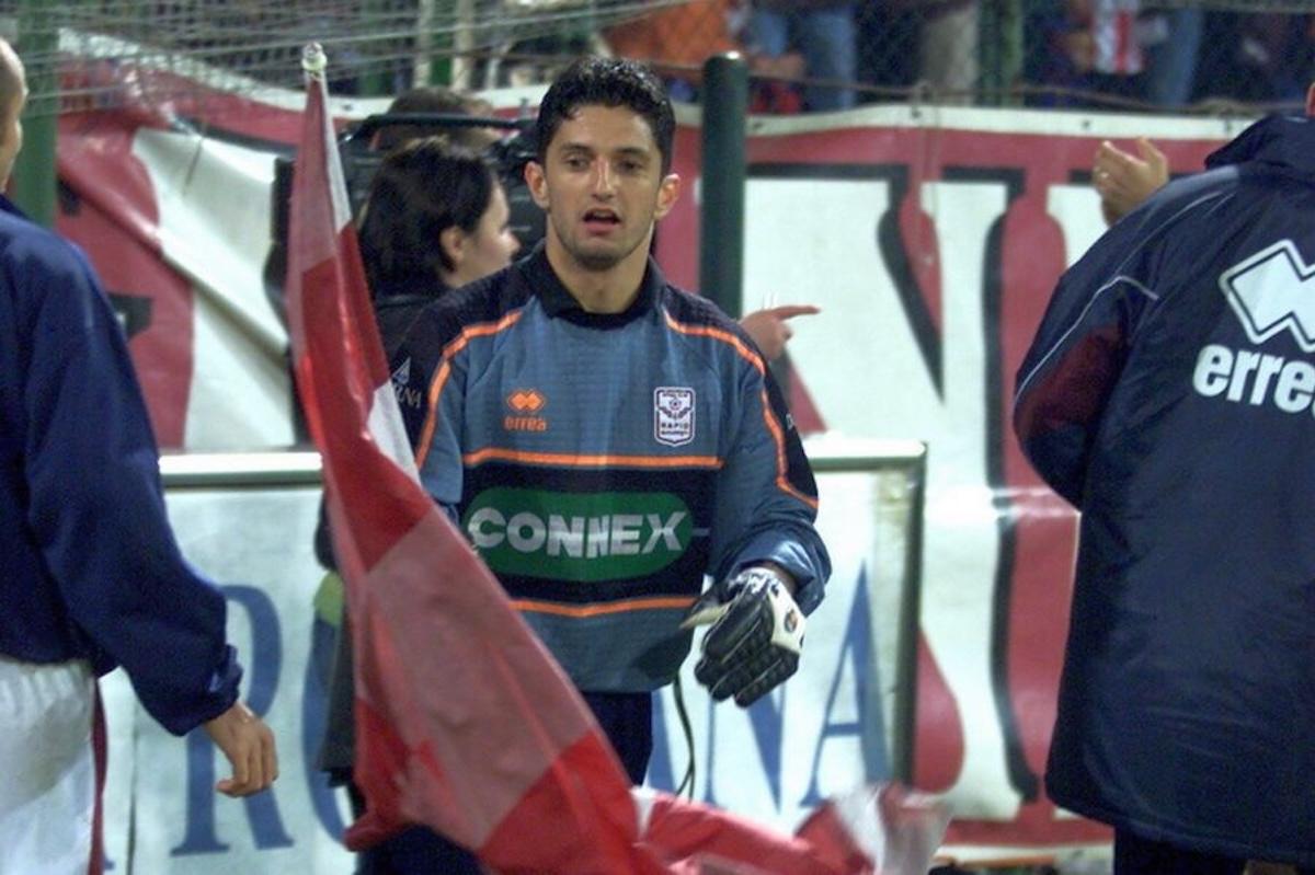 Istoria EXPLOZIVĂ a războiului Răzvan Lucescu - Steaua / FCSB » Înjurături grosolane, un steag provocator în Ghencea și o urare: „Asta e pentru toți ANTIsteliștii!”