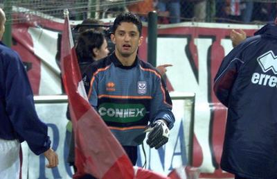 Istoria EXPLOZIVĂ a războiului Răzvan Lucescu - Steaua / FCSB » Înjurături grosolane, un steag provocator în Ghencea și o urare: „Asta e pentru toți ANTIsteliștii!”