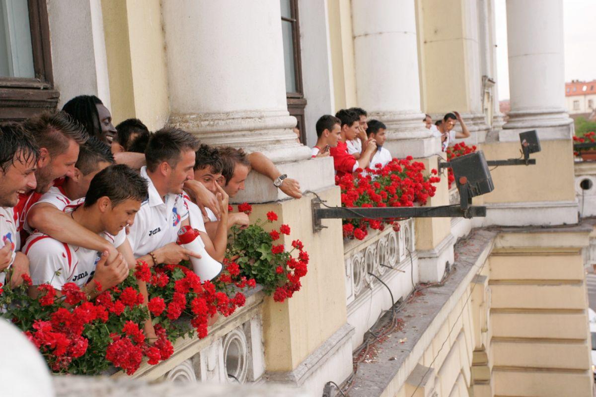 Ilie Bolojan și scenele uitate de timp descoperite în arhiva GSP: în stradă cu suporterii la promovarea-fantomă » Momentul în care a stârnit furia comunității