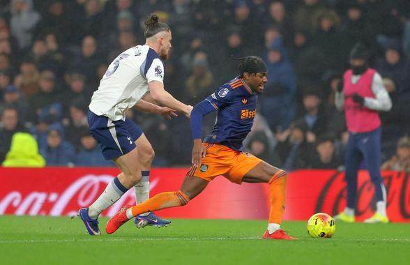 Radu Drăgușin, „tăvălit” în presa din Anglia după eșecul lui Tottenham: „S-a chinuit” » Nota românului