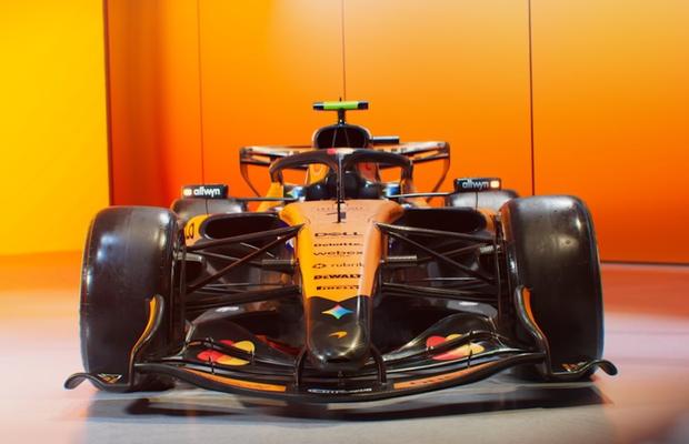 McLaren și-a prezentat monopostul pentru sezonul 2026 din Formula 1 » Ce spune Zak Brown despre lupta Norris - Piastri