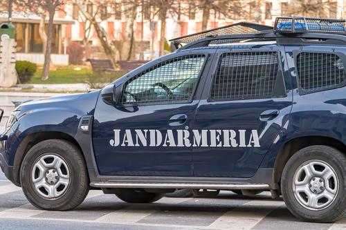 Un bărbat a încercat să mituiască jandarmii pentru a nu fi amendat la Dinamo - Craiova // foto: Imago Images