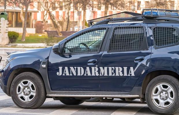 „A aruncat o bancnotă de 200 de lei jandarmilor”, la Dinamo - Craiova. Ce a pățit după acest gest