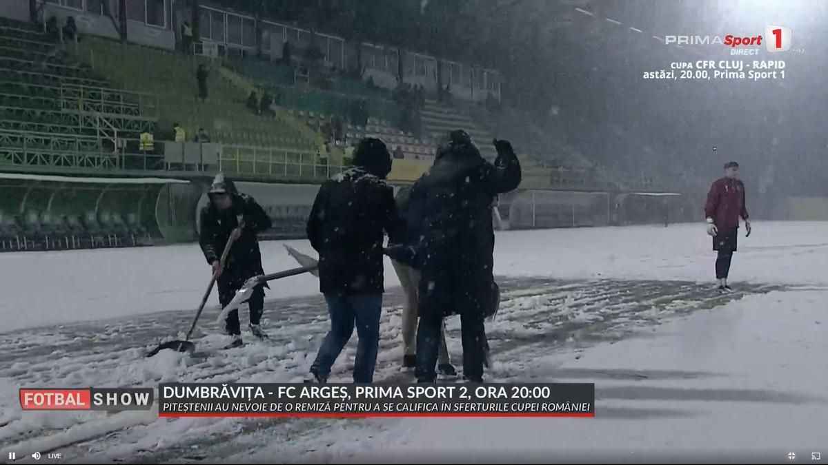 Gazonul plin de zăpadă, înainte de Dumbrăvița - Argeș