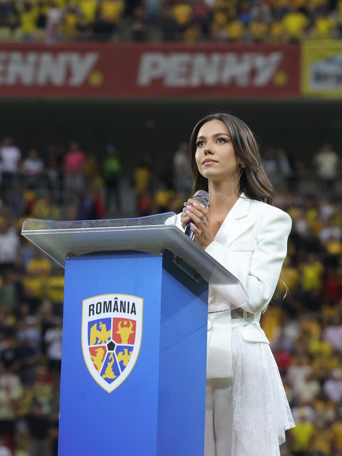 Mai ceva ca David Popovici! Artista care a cântat imnul României pe Arena Națională și-a tunat Porsche-ul: „Abia aștept să ne vedem în trafic!”