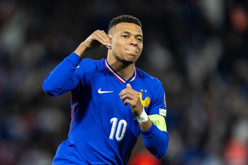 Kylian Mbappe, în tricoul naționalei Franței // FOTO: Imago Images