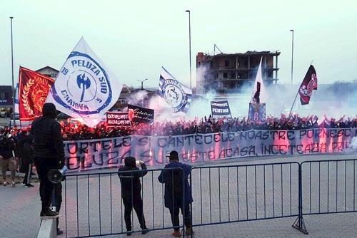FOTO: Facebook.com/peluzasudcraiova1997