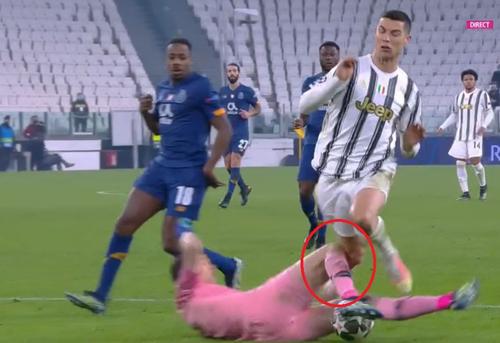 Juventus ar fi trebuit să beneficieze de un penalty cu Porto (3-2 după prelungiri, 4-4 la general), în manșa retur a „optimilor” de finală din Liga Campionilor. Este părerea fostului mare arbitru internațional Ion Crăciunescu @Captură Digi Sport