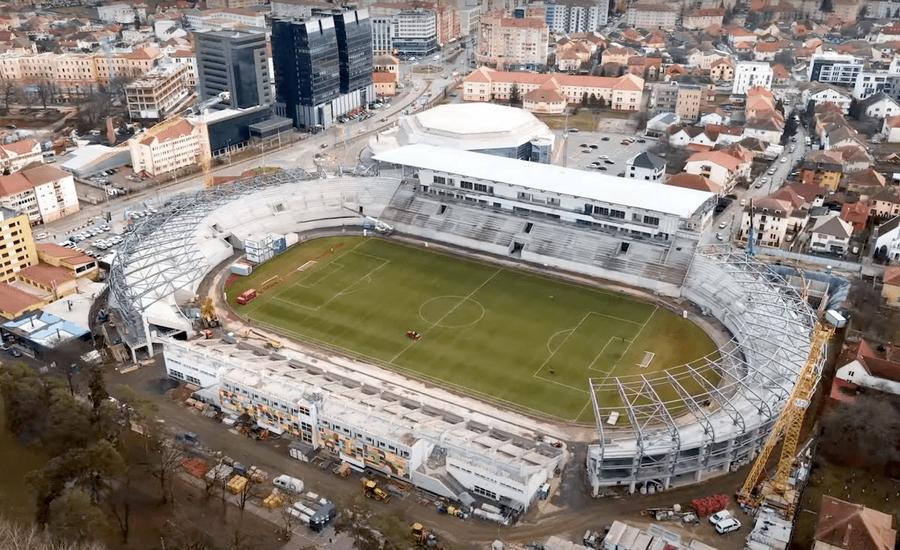 Imagine cu stadiul lucrărilor de la stadionul lui Hermannstadt (foto: Facebook) Dani Coman se declară, „rapidist născut, nu făcut” » Fostul portar se „laudă” cu 10 operații și mărturisește: „Cât timp am jucat fotbal n-am avut niciodată banii la zi! La nicio echipă”