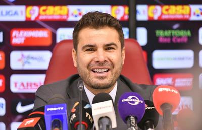 Adrian Mutu surprinde: „El e antrenorul anului în România!”