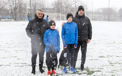 Hagi a luat la academia sa din Constanța doi tineri ucraineni plecați din țara natală din cauza războiului / Foto: farulconstanta.com