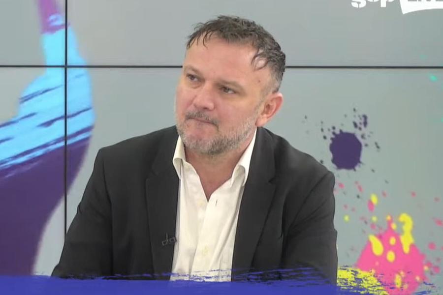 Adrian Pitu, la GSP Live. Fostul mijlocaș a fost integralist în meciul dintre Rocar și UTA Șocant! După 23 de ani, a povestit ce s-a întâmplat la barajul de promovare în Liga 1: „Am înghițit o pastilă și mă simțeam ca-n Alaska, vedeam pinguini!”