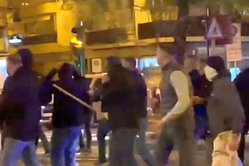Ultrașii lui Eintracht Frankurt și cei ai lui West Ham s-au bătut cu sălbăticie în Spania / Captură Daily Mail