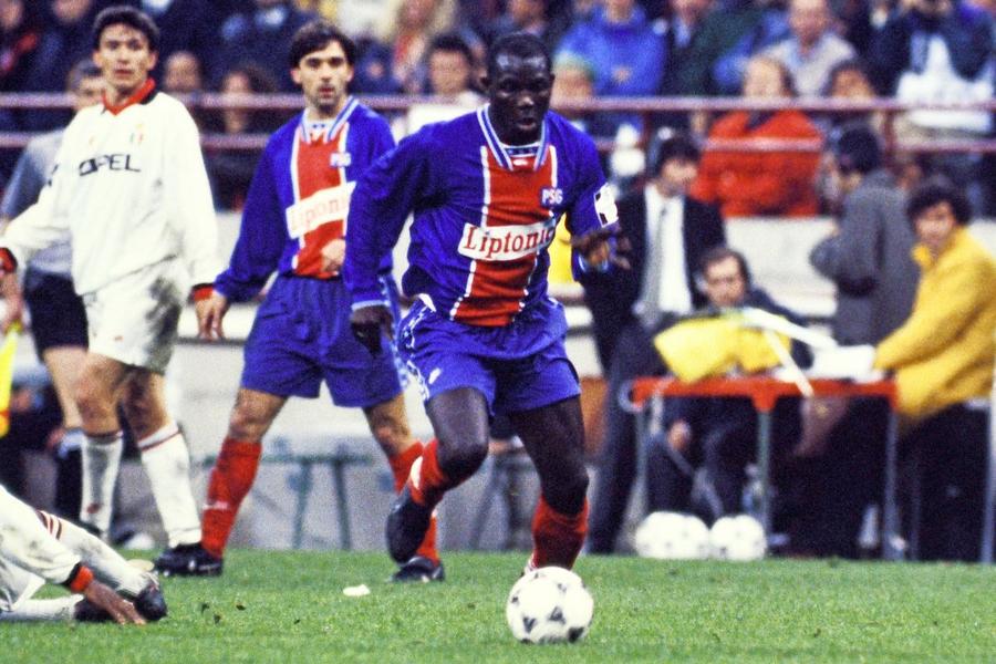 George Weah pe vremea când juca la PSG (foto: Imago) Când Balonul de Aur juca la PSG