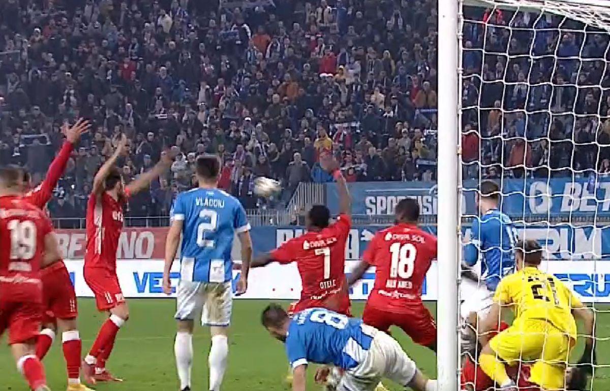 UTA a cerut penalty în prelungirile meciului cu CS Universitatea Craiova / FOTO: Capturi TV @Digi Sport 1