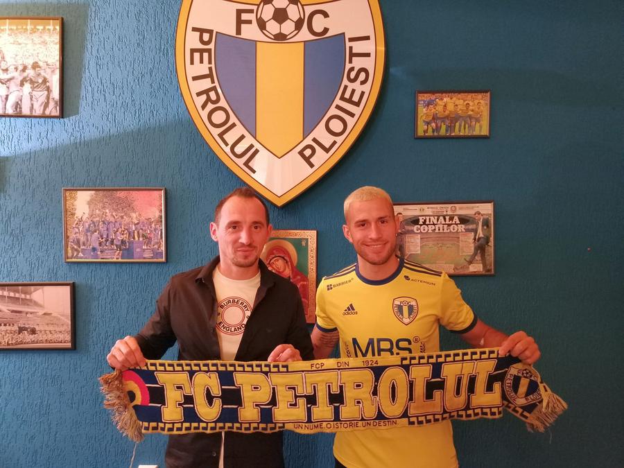 Petrolul a pus pe liber 2 jucători. Șumudică paria pe unul dintre ei: „Cel mai bun din România!”