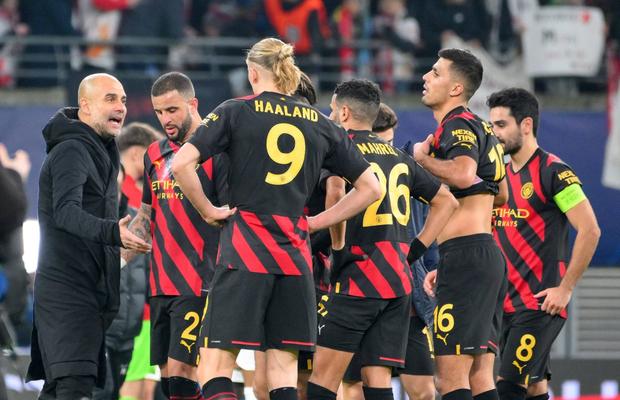 Guardiola a comentat scandalul de la Manchester City » Jucătorul implicat și-a dat jos chiloții în public și a pipăit o femeie!