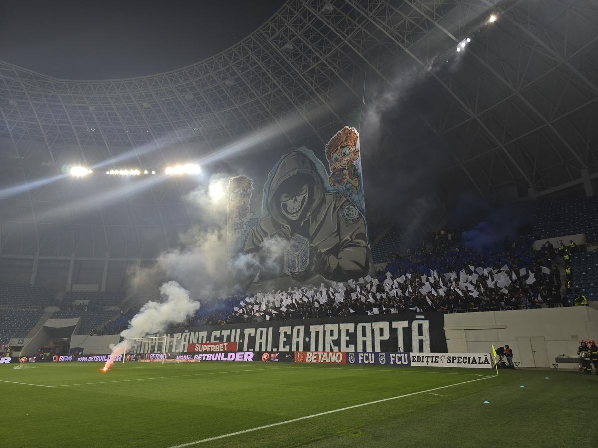 Imaginile care vor ajunge în toată Europa! Ce făcea Napoli cu telefonul chiar înainte să înceapă derby-ul din Bănie