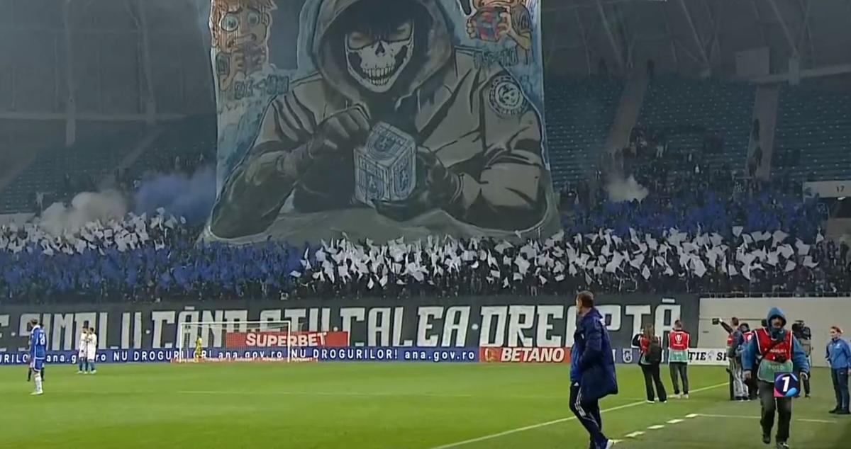 Imaginile care vor ajunge în toată Europa! Ce făcea Napoli cu telefonul chiar înainte să înceapă derby-ul din Bănie