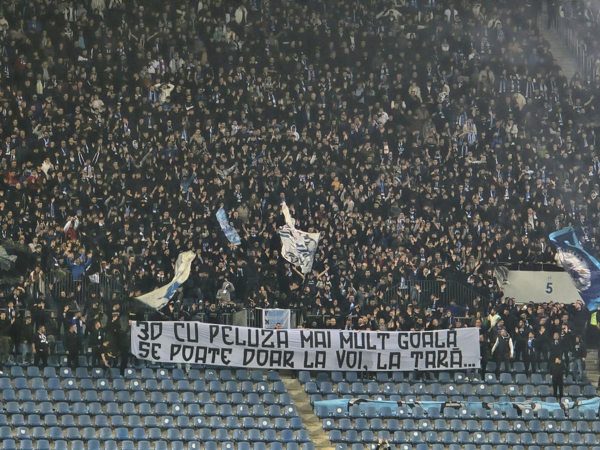 Imaginile care vor ajunge în toată Europa! Ce făcea Napoli cu telefonul chiar înainte să înceapă derby-ul din Bănie