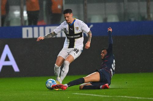 Dennis Man are 101 meciuri la Parma în toate competițiile Foto: Imago