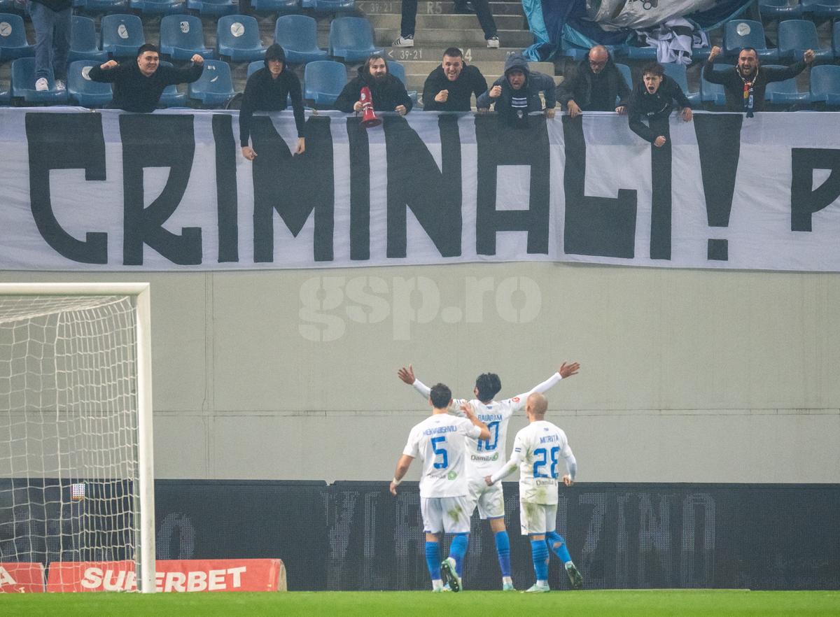 Cele mai spectaculoase imagini din meciul FCU Craiova - Universitatea Craiova