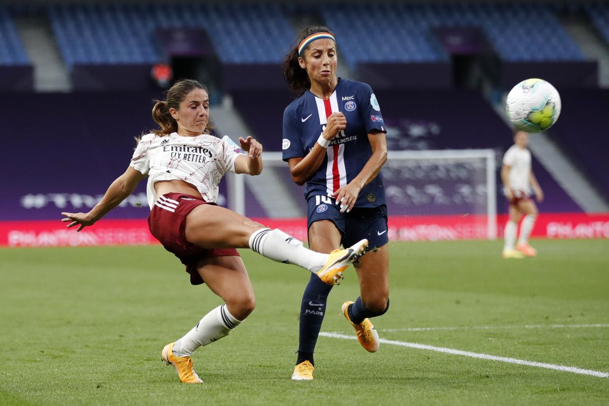 Povestea impresionantă a Nadiei Nadim, fotbalistă profesionistă și chirurg: „E același val de adrenalină și în sala de operație, ca pe teren” » Cu tatăl ucis de talibani, a venit ca refugiată în Danemarca, la 12 ani