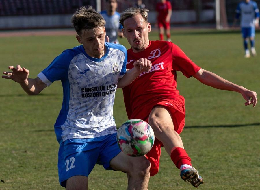 Alin Demici a fost în lotul lui Dinamo în aventura roș-albilor din Liga 2, bifând două meciuri, unul în campionat și unul în Cupă. A fost cedat după promovare Promovare, asociere și derby-uri cu Steaua » Proiectul CS Dinamo, în trei pași simpli: încă un club departamental în Liga 2! Ce urmează