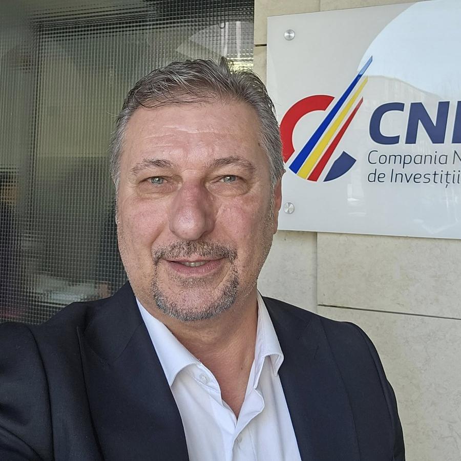 Dan Bobouţanu, primarul din Hunedoara / FOTO: Facebook Asta-i ultima! Primarul a anunțat pe site-ul oficial că staff-ul și fotbaliștii revelației de anul trecut vor fi amendați: „Ratarea unicului obiectiv atrage consistente penalizări”