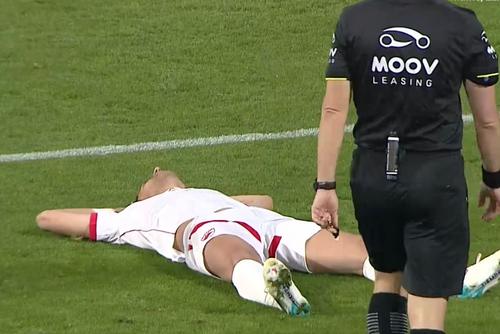 Georgi Milanov (33 de ani), extrema dreapta de la Dinamo, a semnat una dintre ratările campionatului. În meciul cu UTA, din ultima etapă a sezonului regular, bulgarul nu a nimerit poarta goală, din careu.