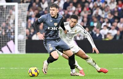 Bellingham în genunchi, „piruetă” lângă Mbappe, dar amețit de Vinicius » Cadru cu cadru, cum s-a descurcat Andrei Rațiu contra lui Real Madrid
