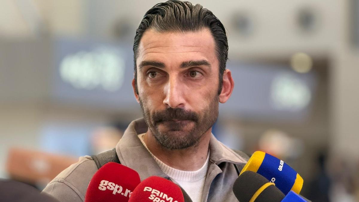 Elias Charalambous, cu lacrimi în ochi pe aeroport, la plecarea din România