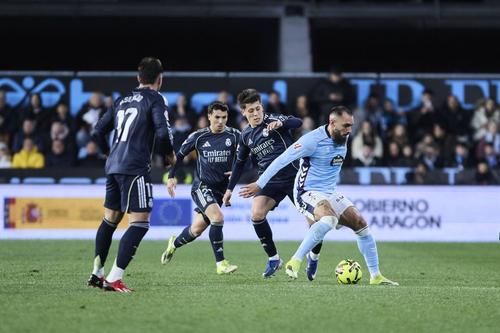 Borja Iglesias, în duel cu Real Madrid // FOTO: Imago Images