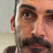 Elias Charalambous, cu lacrimi în ochi pe aeroport, la plecarea din România/ foto: GSP