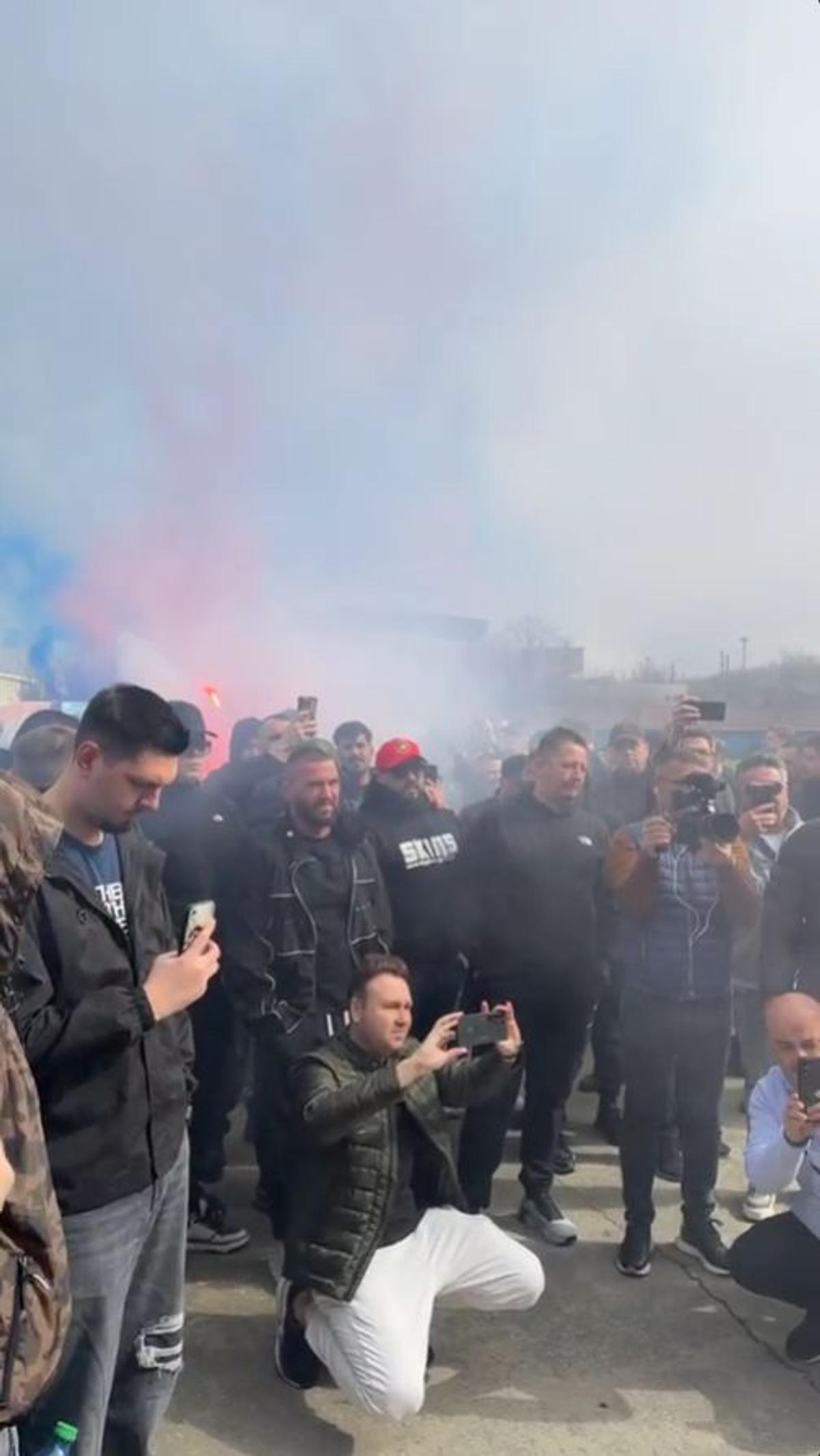 Mirel Rădoi, primit cu torțe de suporterii FCSB la bază