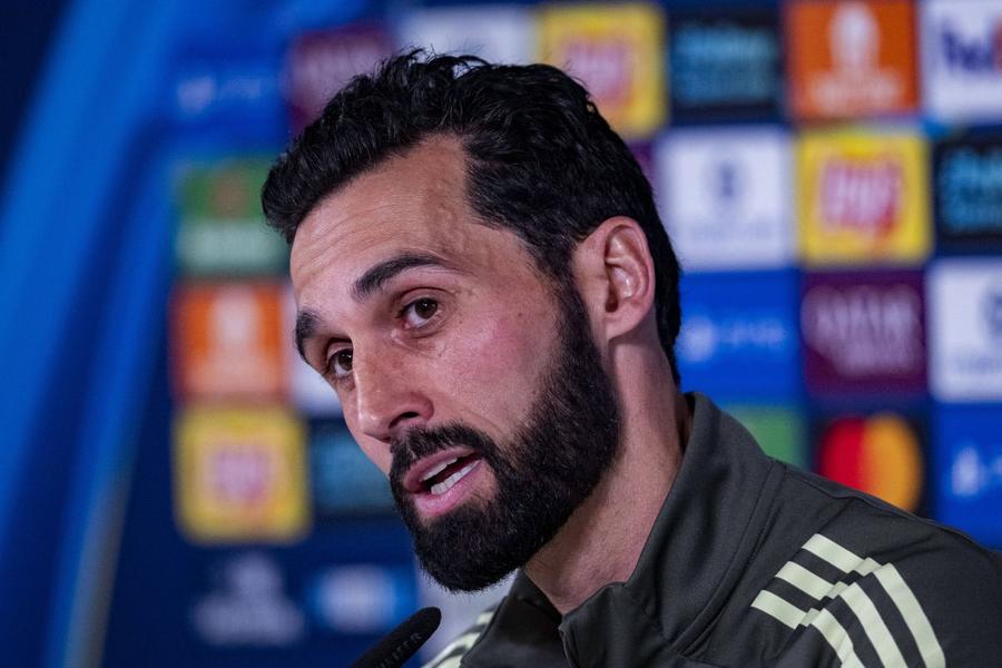 Alvaro Arbeloa a vorbit direct la conferința de presă dinaintea returului „optimilor” Champions League dintre Manchester City și Real Madrid / Foto: Imago Și tu, Mbappe? A cerut schimbare în egalul cu Betis » Primul verdict al medicilor + Real Madrid acuză arbitrajul