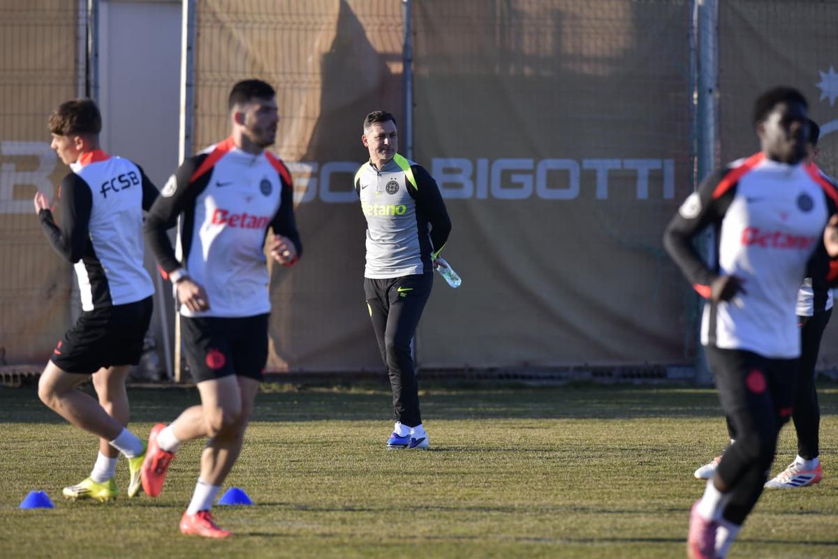 Prima lovitură pentru Rădoi! „S-a rupt” la antrenamentul cu Mirel și lipsește 4 săptămâni de la FCSB